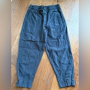 Athleta Farallon Weekender Pant sz small